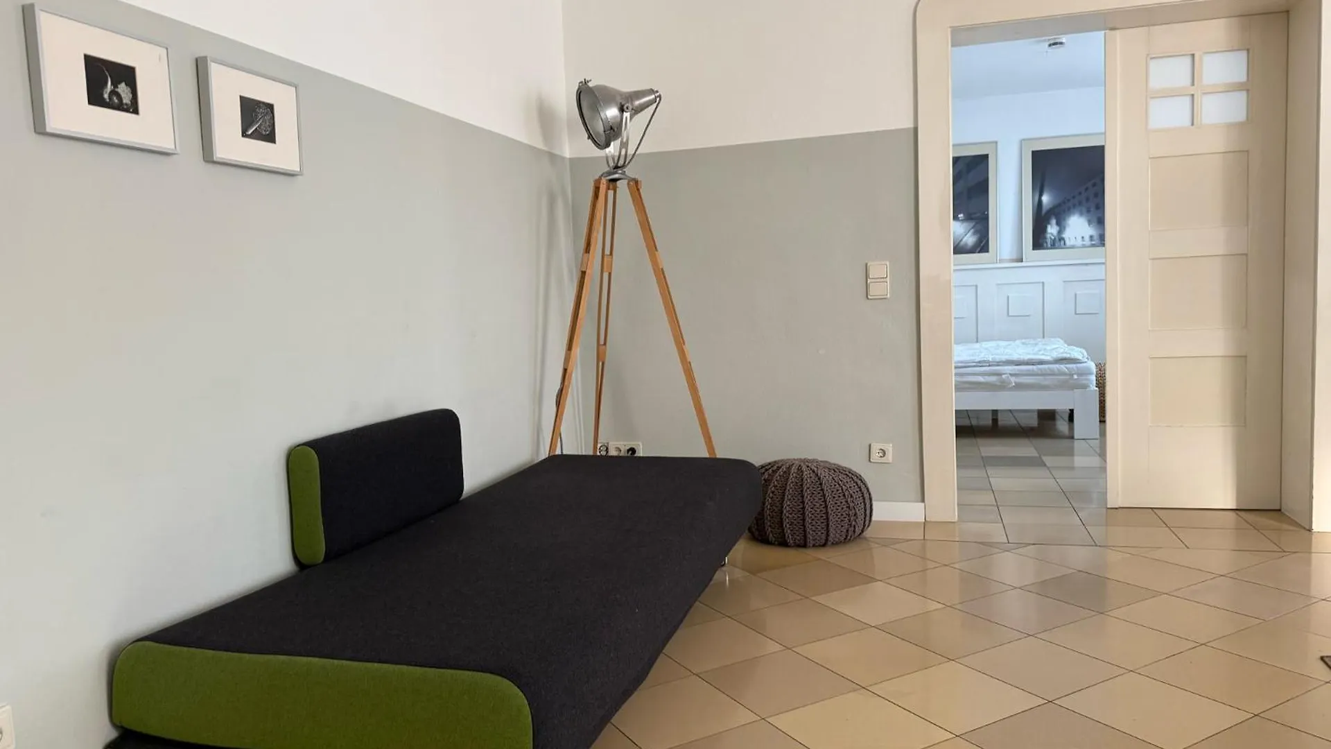 Paterre Wohnung In Der Rosa Villa Selb Germany